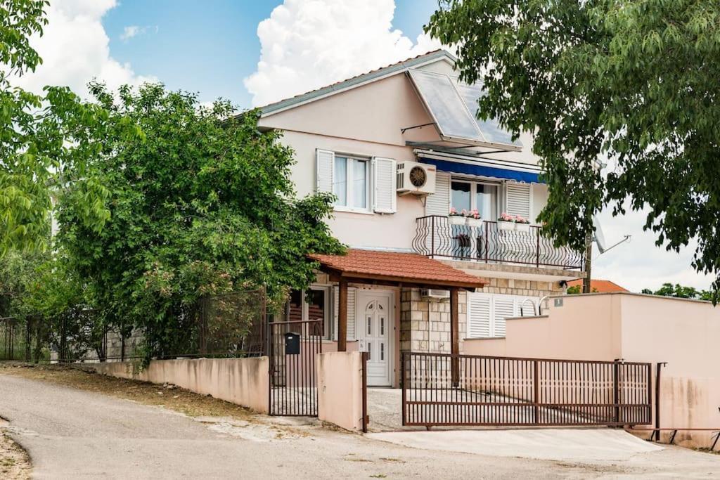 Holiday Home Goranka Zmijavci Exterior photo